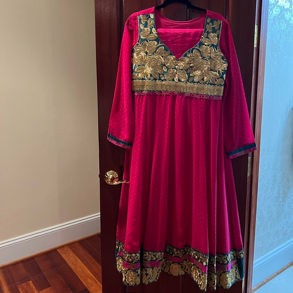 Elegant Red and Gold Embroidered Salwar Kameez/Kurta